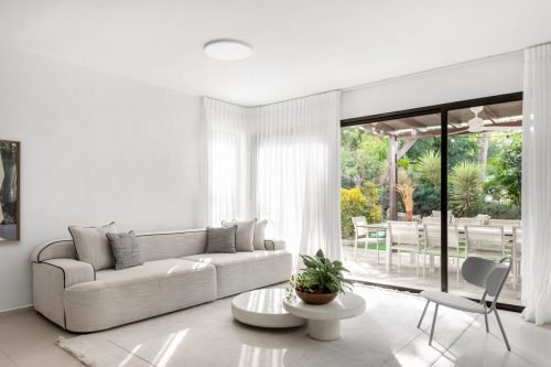 DebbyR-29.9.25-8-copy